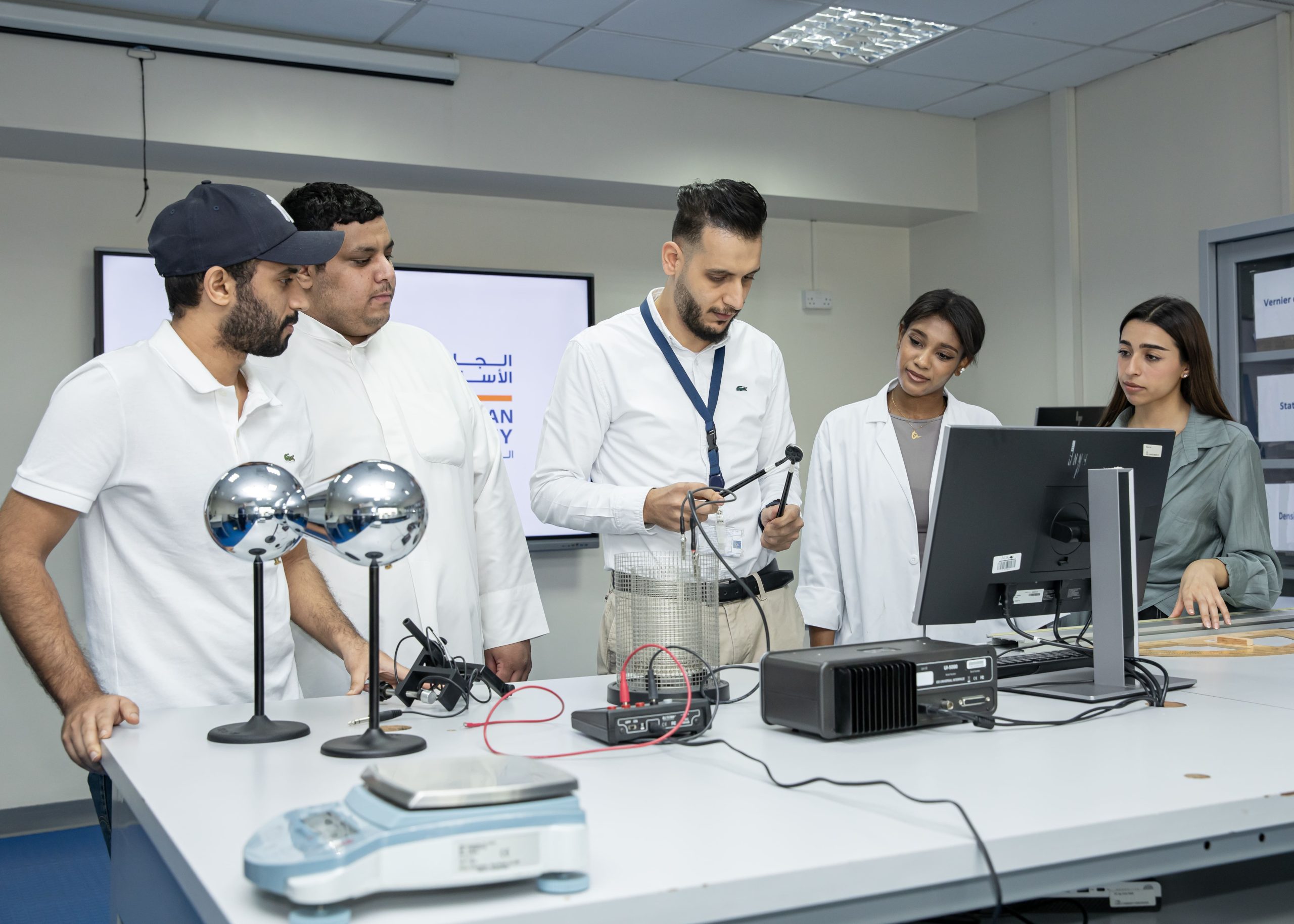 Students working in an engineering laboratory at AU